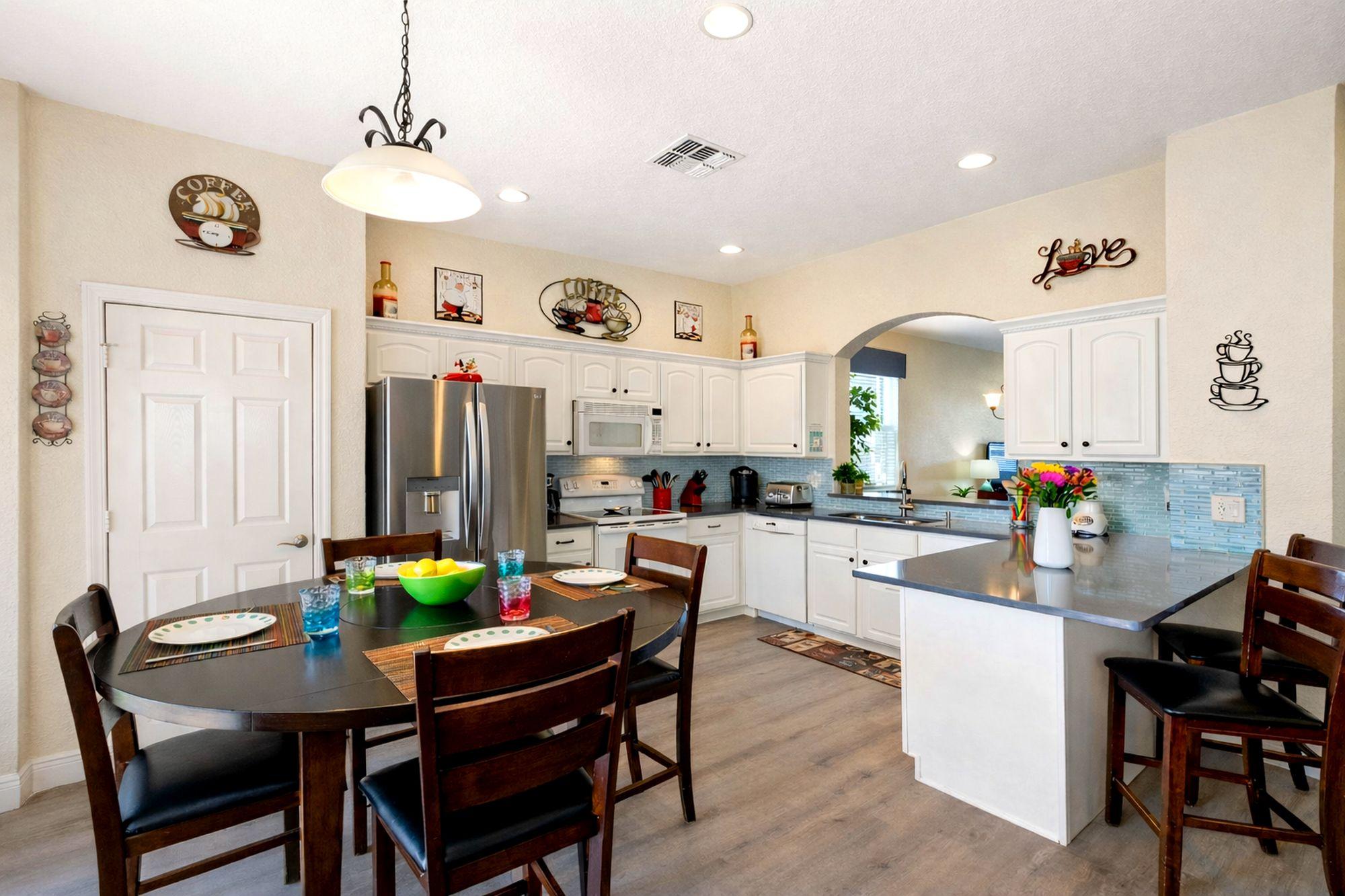 Large Kitchen with everything you