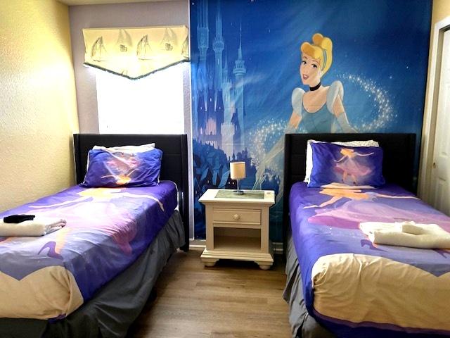 Bedroom 5 Princess Theme (Upstairs)