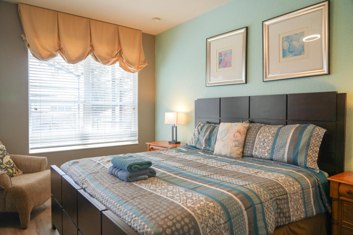Bedroom 2 (King Suite)