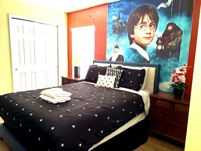Bedroom 4 Harry Potter Theme (Upstairs)