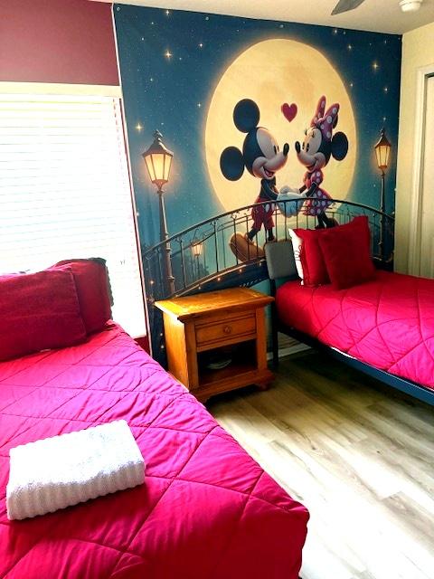 Bedroom 3 Mickey (2 Twin Beds)