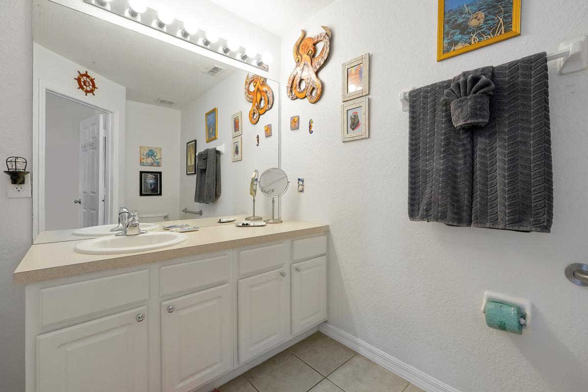 Master suite bath.