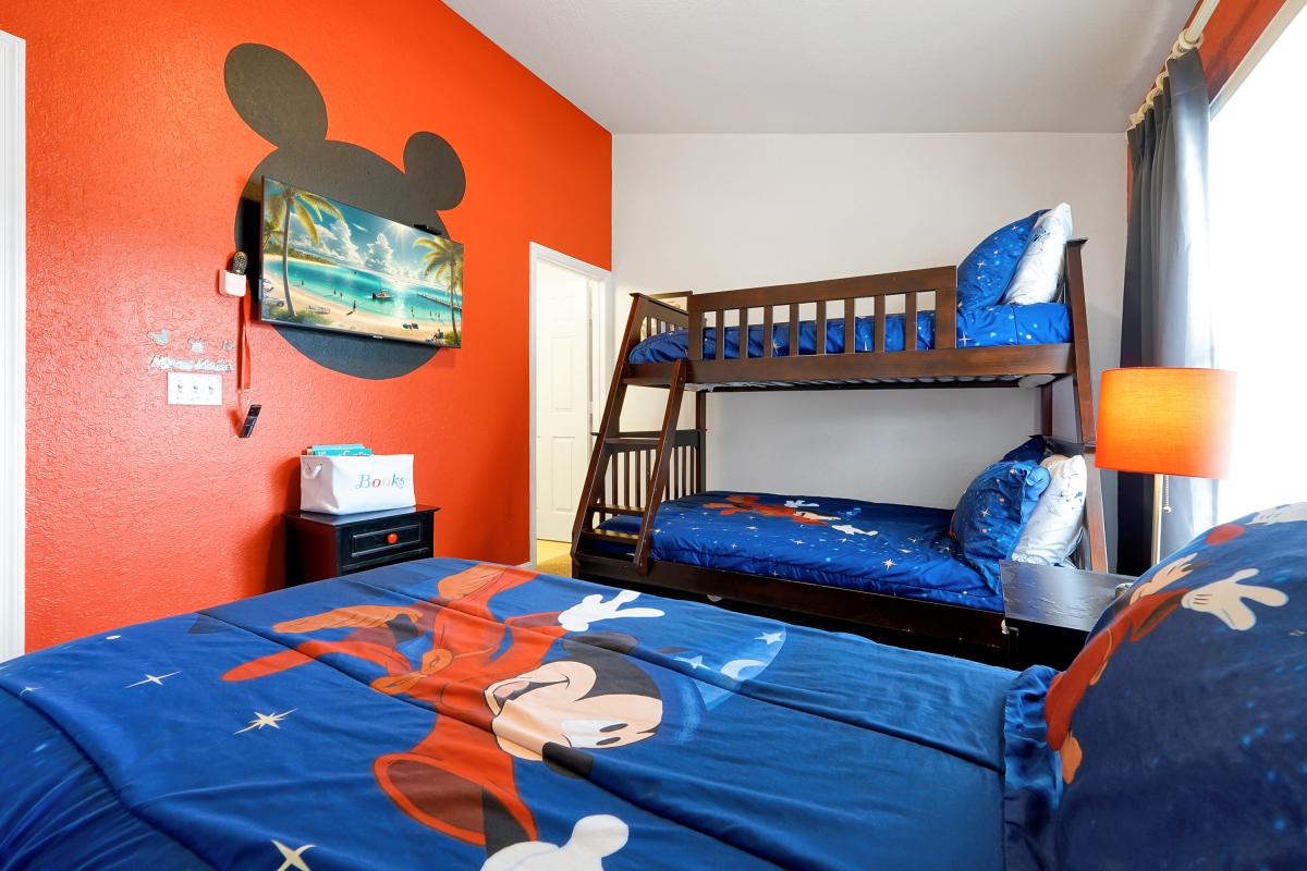 Mickey bedroom sleeps four.