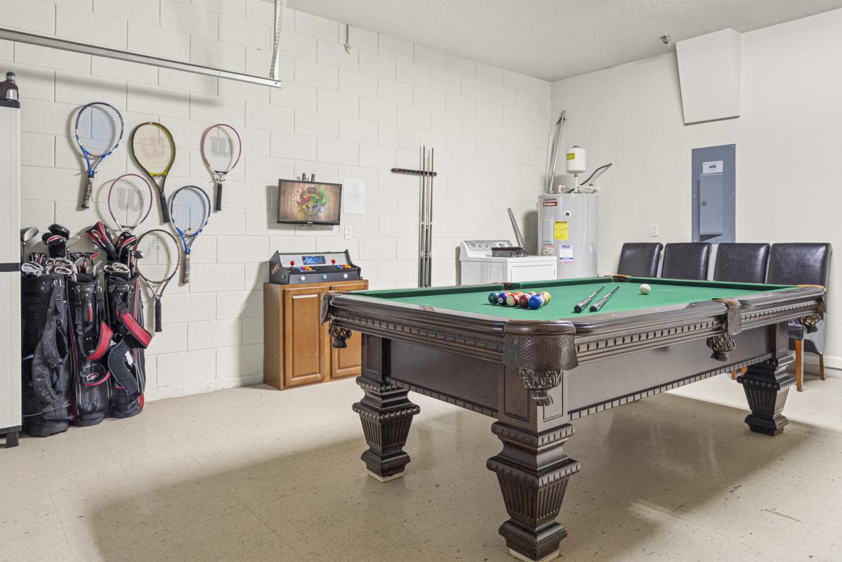 Games room with Golf Clubs etc