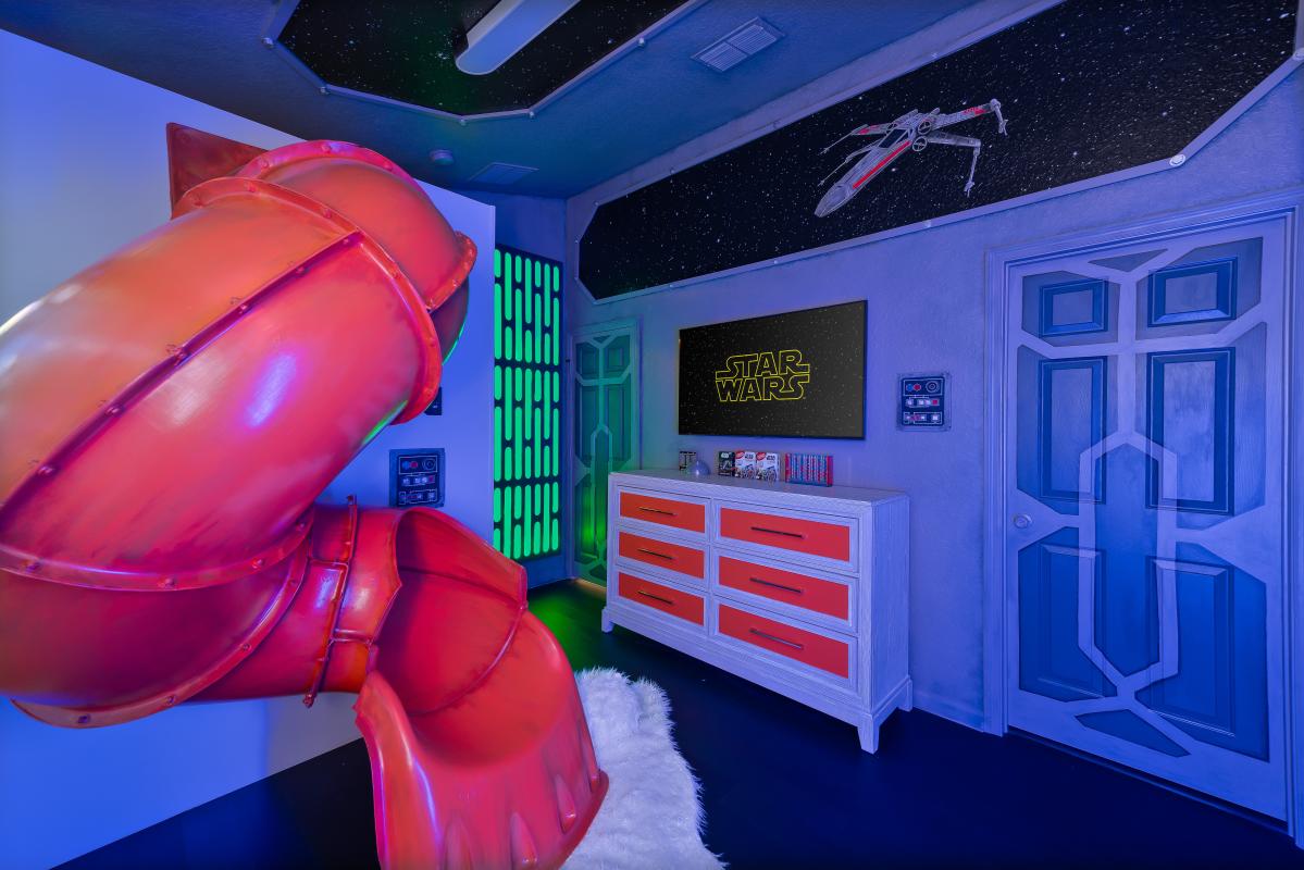 Star Wars Themed Bunk Room