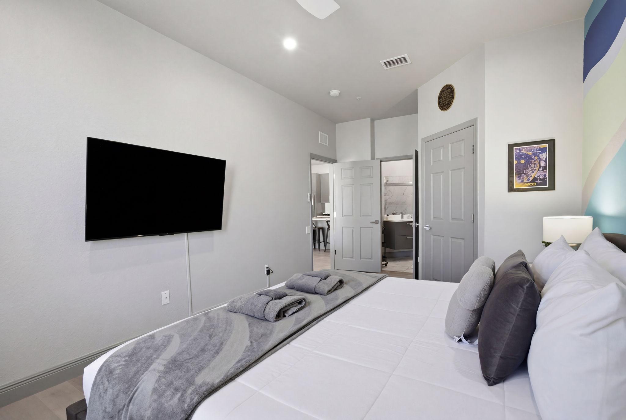 Primary Bedroom ( King ) 