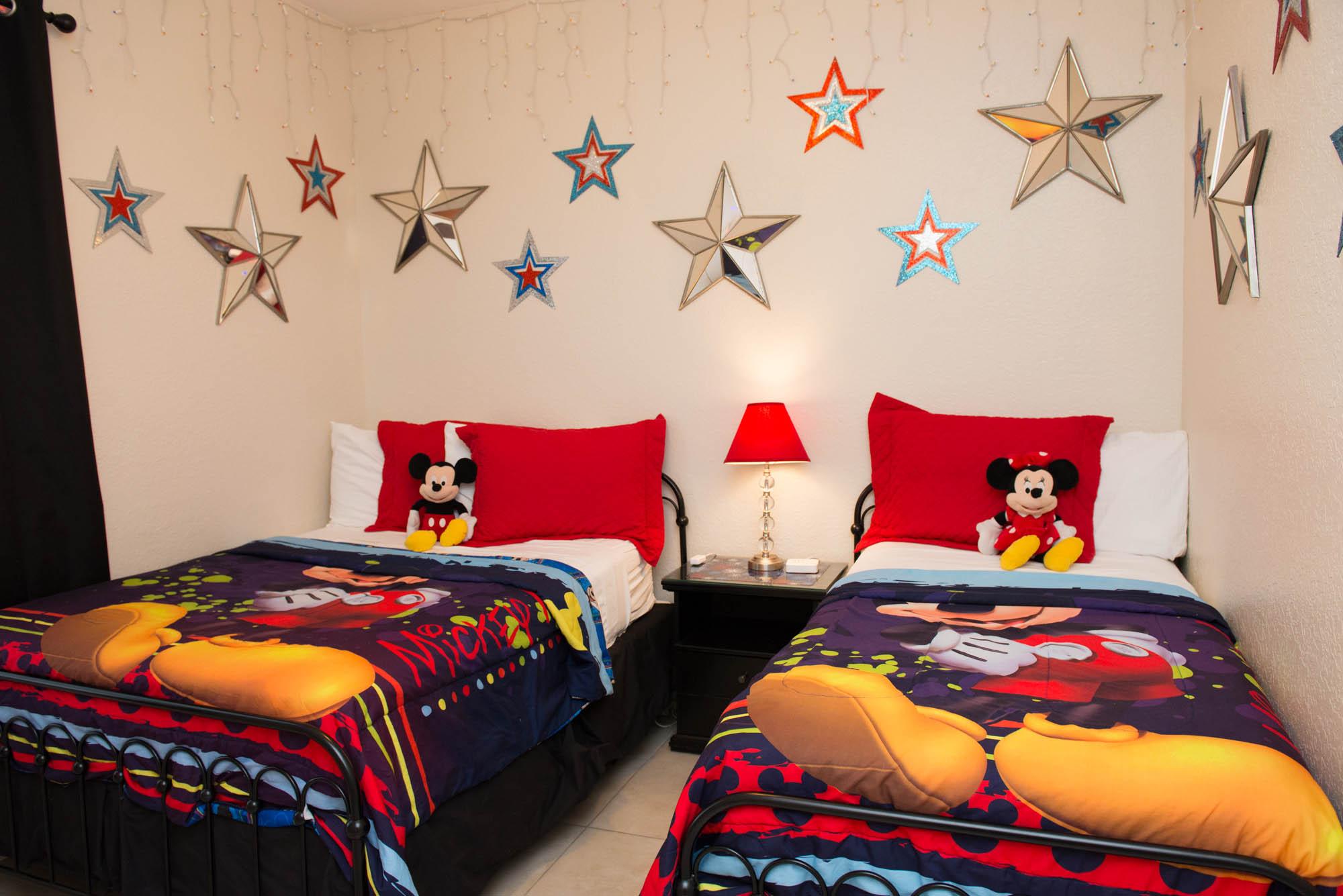Mickey full and twin bedroom