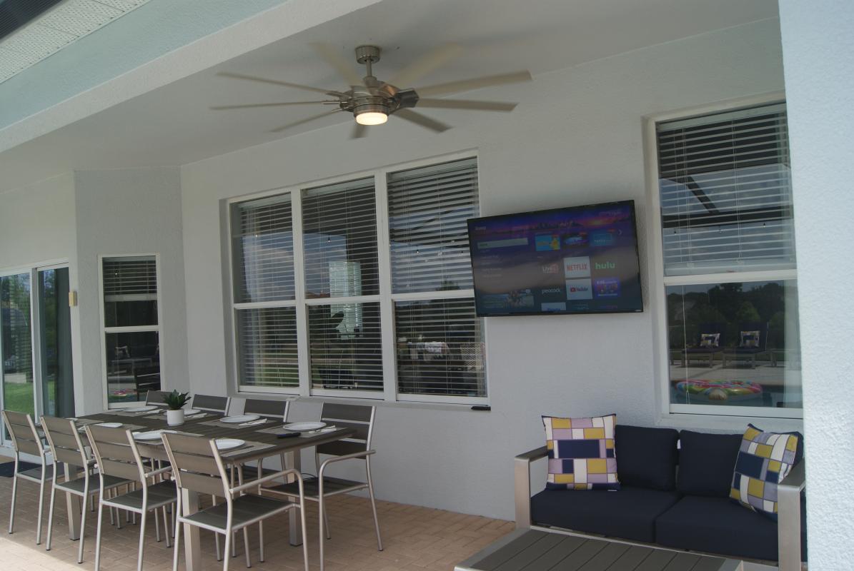Al Fresco dining and poolside TV