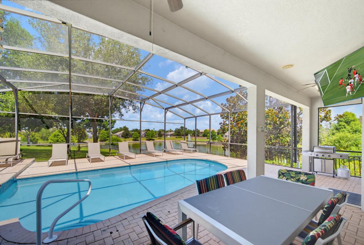 Patio Seating for 10 - Smart TV