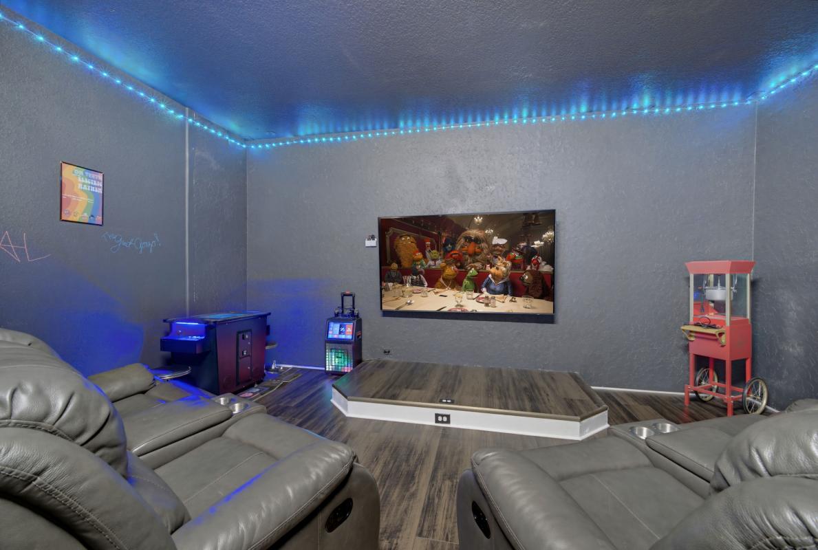 Gameroom w/ Arcade Games, Karaoke Stage, 85" TV