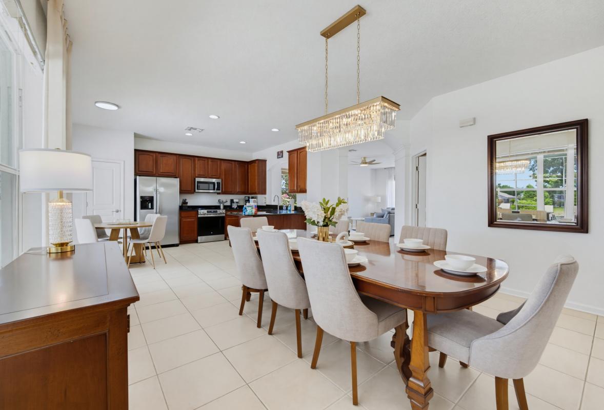 Dining Room - Seating for 8